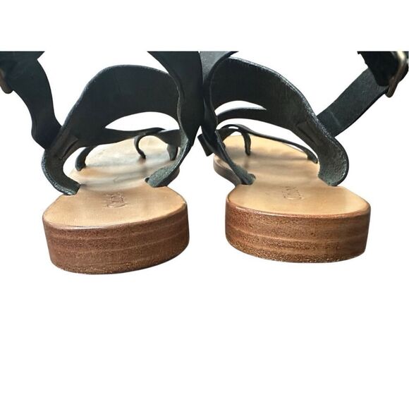 Chloe  - Picture 4 of 8